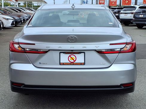 Used 2025 Toyota Camry LE FWD image 5