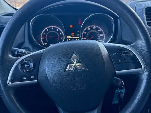 Used 2018 Mitsubishi Outlander Sport ES image 12