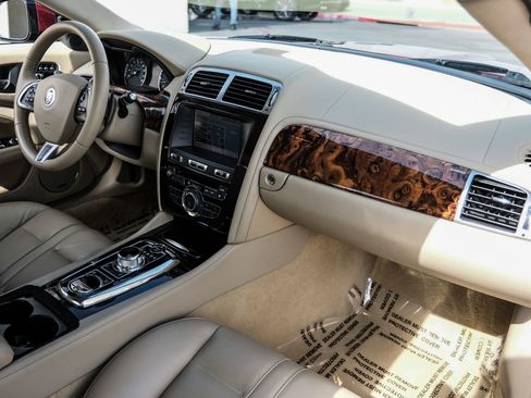 Used 2013 Jaguar XK Touring image 11