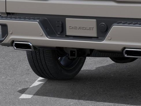 New 2026 Chevrolet Silverado 1500 High Country w/ High Country Premium Package AWD/4WD image 14