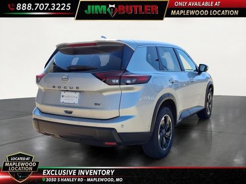 Used 2024 Nissan Rogue SV FWD image 4
