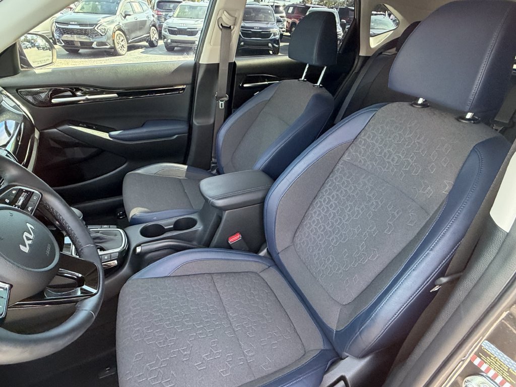 Certified 2025 Kia Seltos S FWD image 21