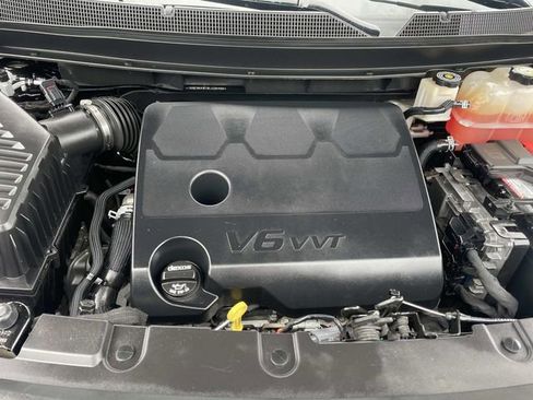 Used 2021 Chevrolet Traverse Premier w/ Redline Edition image 38