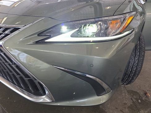 Certified 2025 Lexus ES 300h w/ Premium Package image 30