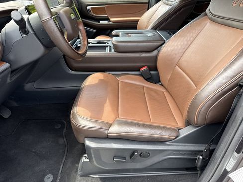 Used 2025 Ford Expedition King Ranch AWD/4WD image 9