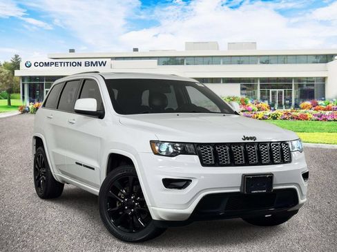 Used 2021 Jeep Grand Cherokee Laredo X AWD/4WD image 1