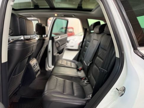 Used 2014 Volkswagen Touareg Hybrid AWD/4WD image 14