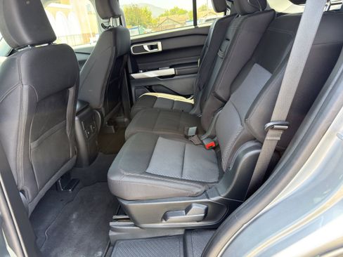 Used 2023 Ford Explorer XLT RWD image 18