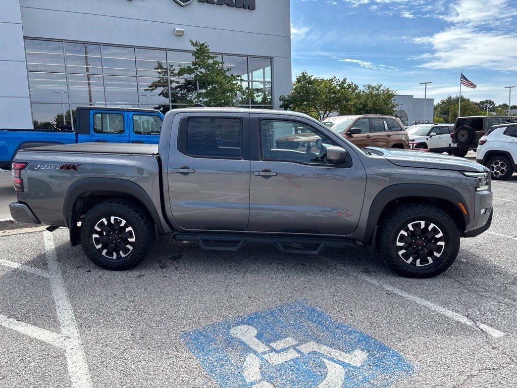 Used 2022 Nissan Frontier PRO-4X AWD/4WD image 9