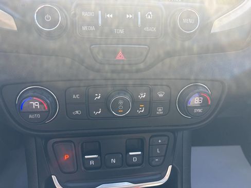 Used 2018 GMC Terrain Denali w/ Advanced Safety Package image 28