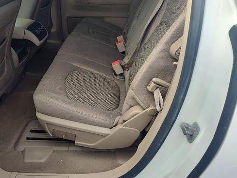 Used 2008 Saturn Outlook XE w/ Preferred Package FWD image 15