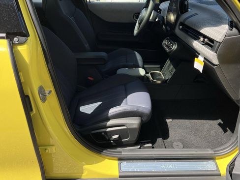 Certified 2025 MINI Cooper S image 26