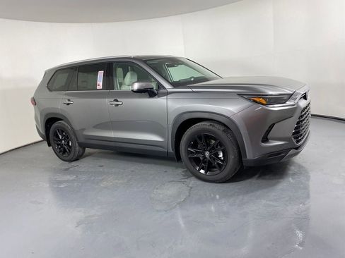 New 2026 Toyota Grand Highlander Limited image 3