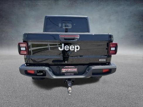 Used 2020 Jeep Gladiator Overland AWD/4WD image 9