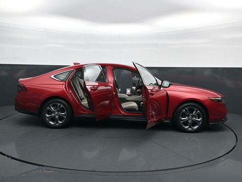 Used 2023 Honda Accord EX image 33