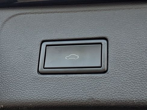 Used 2019 Volkswagen Atlas SEL AWD/4WD image 32