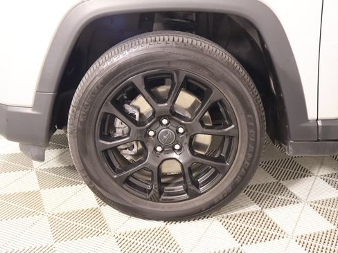 Used 2025 Jeep Compass Latitude w/ Altitude Special Edition AWD/4WD image 16