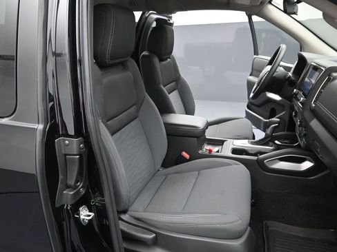 Used 2022 Nissan Frontier SV w/ Technology Package image 23