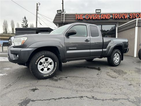 Used 2013 Toyota Tacoma 4x4 Access Cab V6 w/ SR5 Pkg image 2