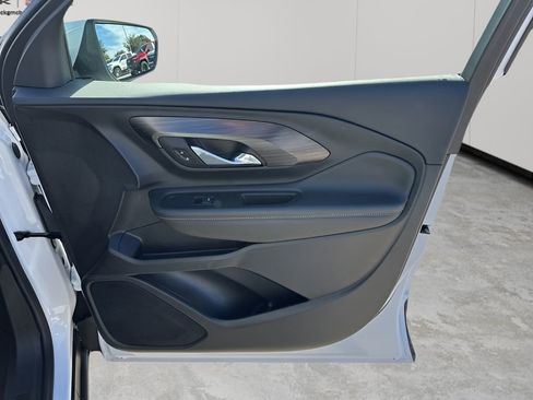 Certified 2024 GMC Terrain SLE image 13