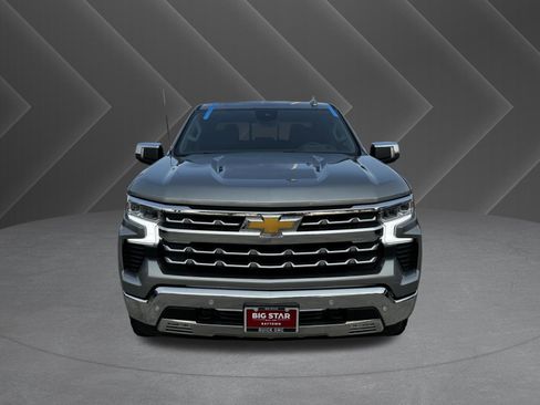 Used 2025 Chevrolet Silverado 1500 LTZ AWD/4WD image 3