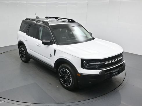 Used 2025 Ford Bronco Sport Outer Banks w/ Outer Banks Tech Package+ AWD/4WD image 40