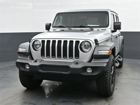 Used 2022 Jeep Wrangler Unlimited Sport image 3