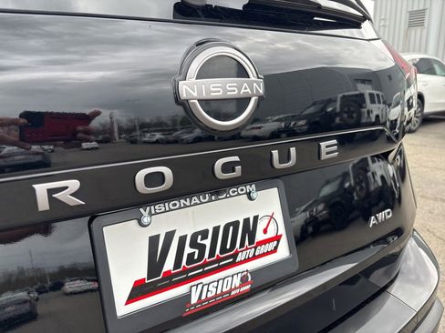 Used 2024 Nissan Rogue S AWD/4WD image 32