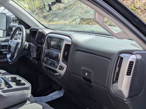 Used 2019 GMC Sierra 1500 SLE w/ SLE Value Package AWD/4WD image 35