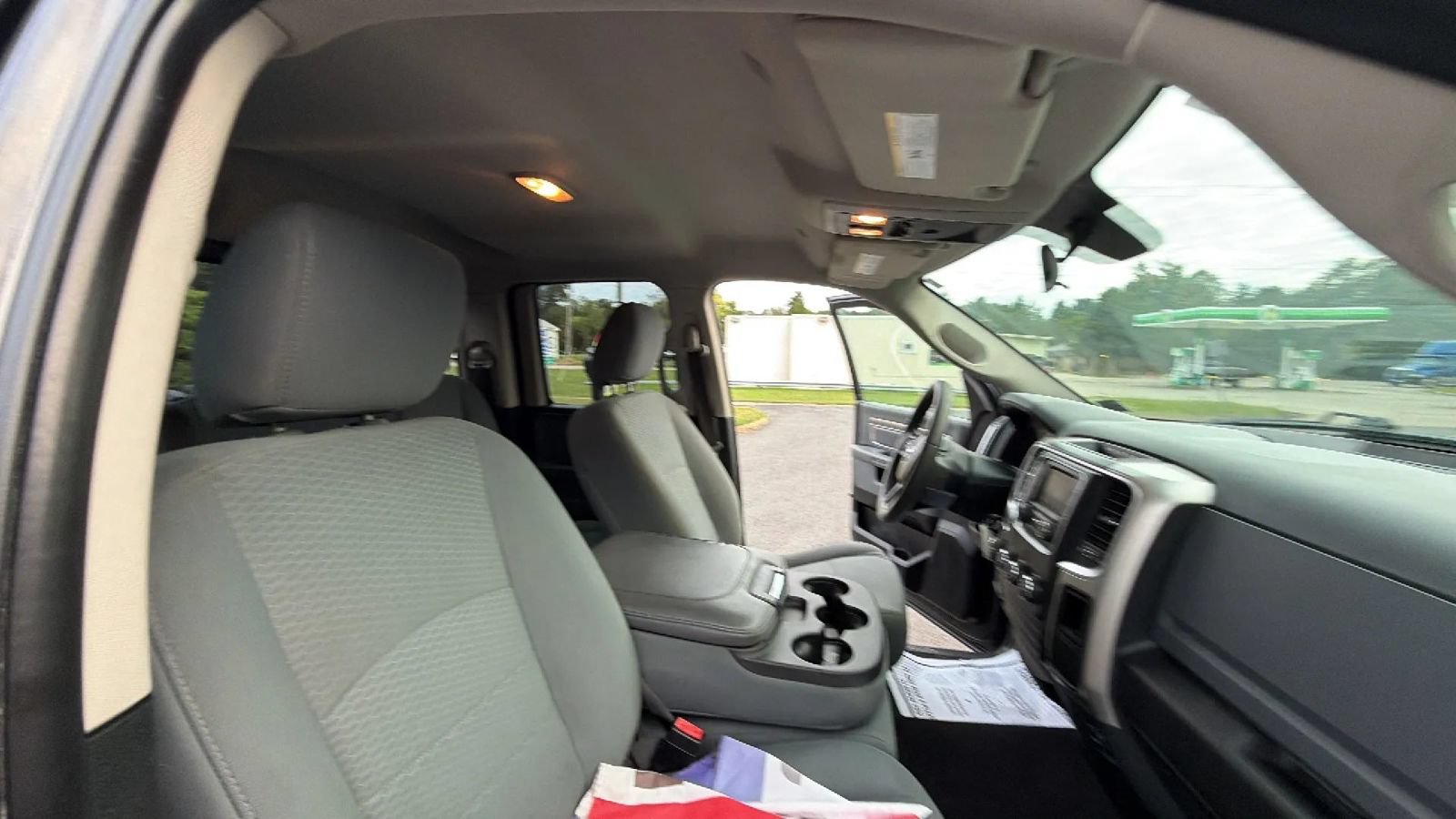 Used 2018 RAM 1500 Classic SLT AWD/4WD image 49