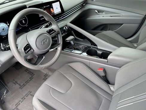Used 2024 Hyundai Elantra SEL w/ Convenience Package FWD image 10