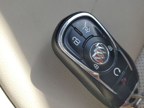 Used 2020 Buick Enclave Essence w/ Sound and Sites Package image 38