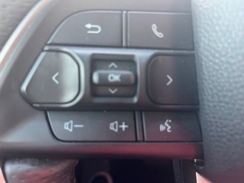 Used 2025 Toyota Tacoma TRD Off-Road AWD/4WD image 15