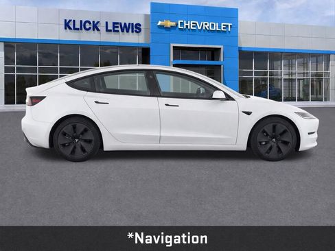 Used 2023 Tesla Model 3 Standard Range RWD image 9