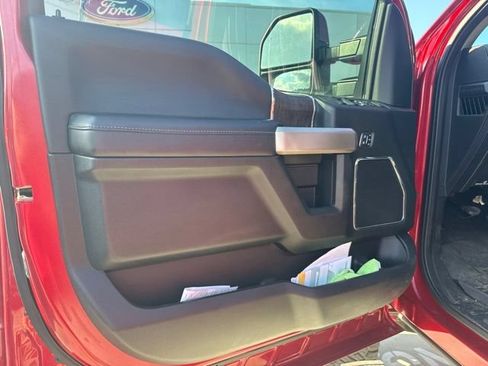 Used 2021 Ford F250 Lariat w/ Lariat Ultimate Package AWD/4WD image 36