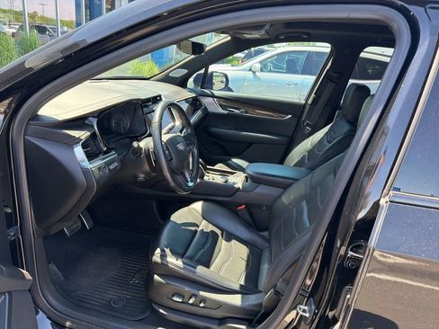Used 2021 Cadillac XT6 Sport w/ Platinum Package AWD/4WD image 5