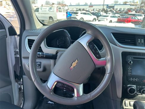 Used 2017 Chevrolet Traverse LT image 5