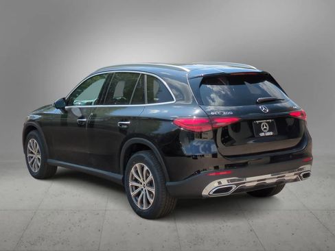 Used 2025 Mercedes-Benz GLC 300 4MATIC image 6