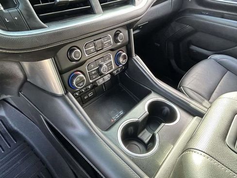 Used 2022 Chevrolet Suburban Premier image 16