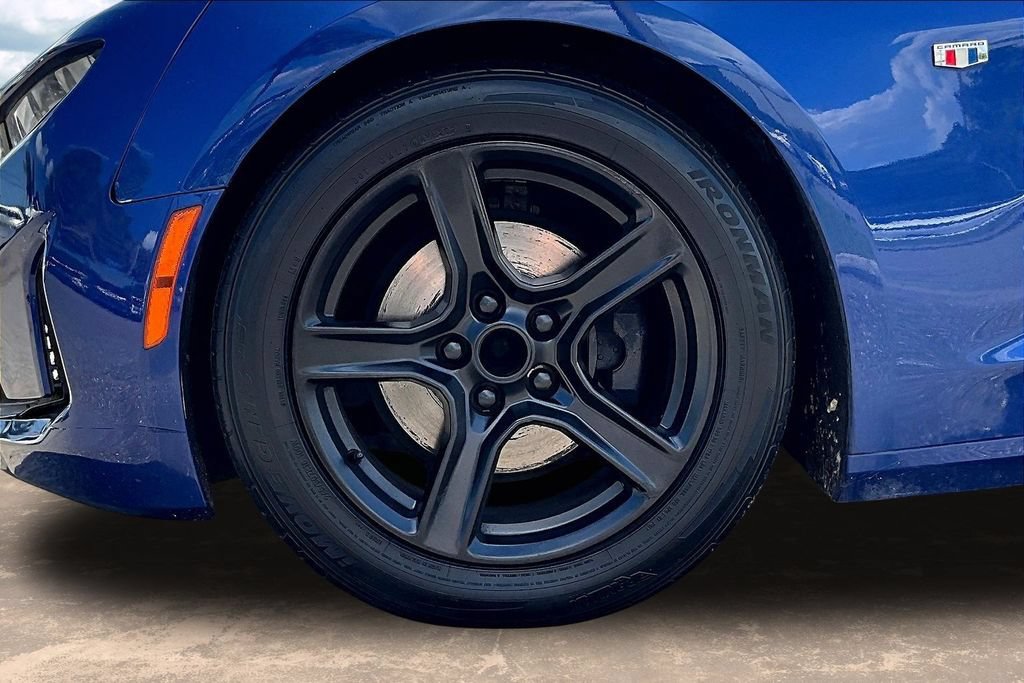 Used 2020 Chevrolet Camaro LT RWD image 32