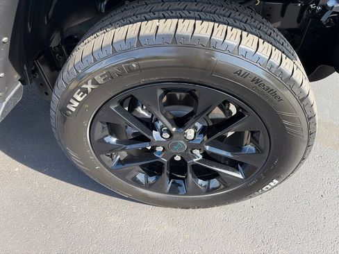 Used 2025 Jeep Wrangler Unlimited Sahara AWD/4WD image 37