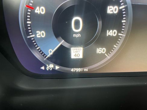 Used 2020 Volvo XC40 T5 Inscription image 17