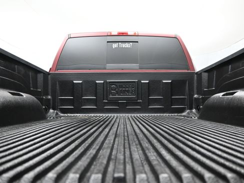 Used 2017 RAM 2500 Big Horn w/ Sport Appearance Group image 7