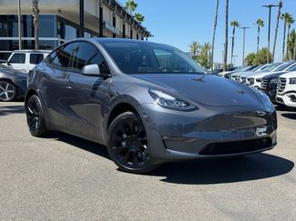 Used 2022 Tesla Model Y Long Range AWD/4WD video 1