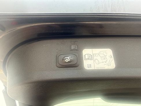 Used 2019 Ford Escape Titanium FWD image 23
