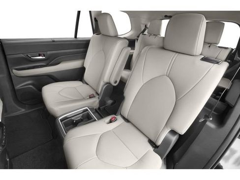Used 2024 Toyota Grand Highlander AWD Hybrid image 8