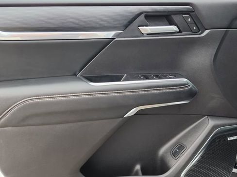 Used 2025 GMC Acadia Elevation image 22