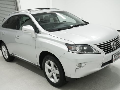 Used 2013 Lexus RX 350 FWD w/ Navigation Pkg image 3