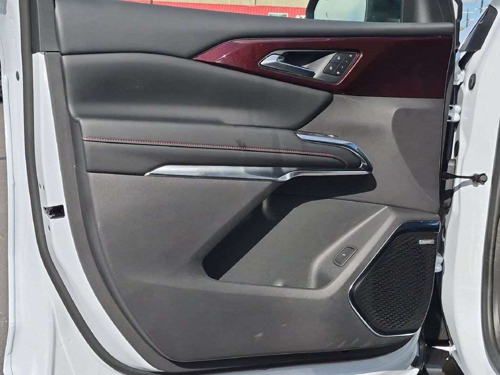 New 2027 Chevrolet Traverse RS w/ LPO, Floor Liner Package FWD image 21
