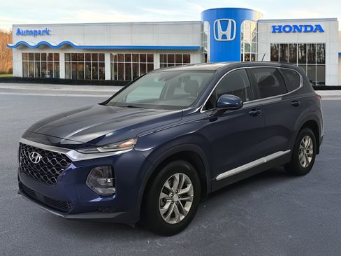 Used 2020 Hyundai Santa Fe SE image 1